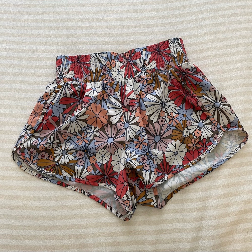 Olive Coral Daisy Sporty High-Waist Short Shorts